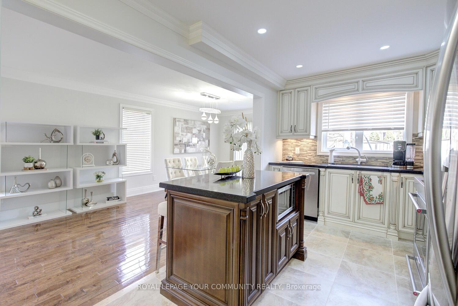 Photo 21 of 25 D'amato Crescent, Vaughan, Maple — HOMEH