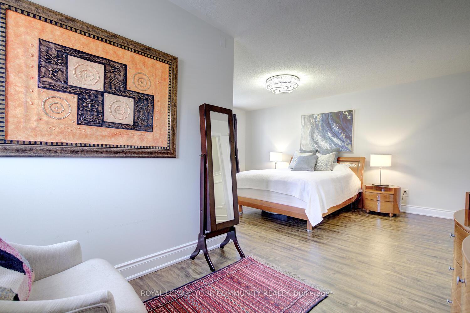 Photo 34 of 25 D'amato Crescent, Vaughan, Maple — HOMEH