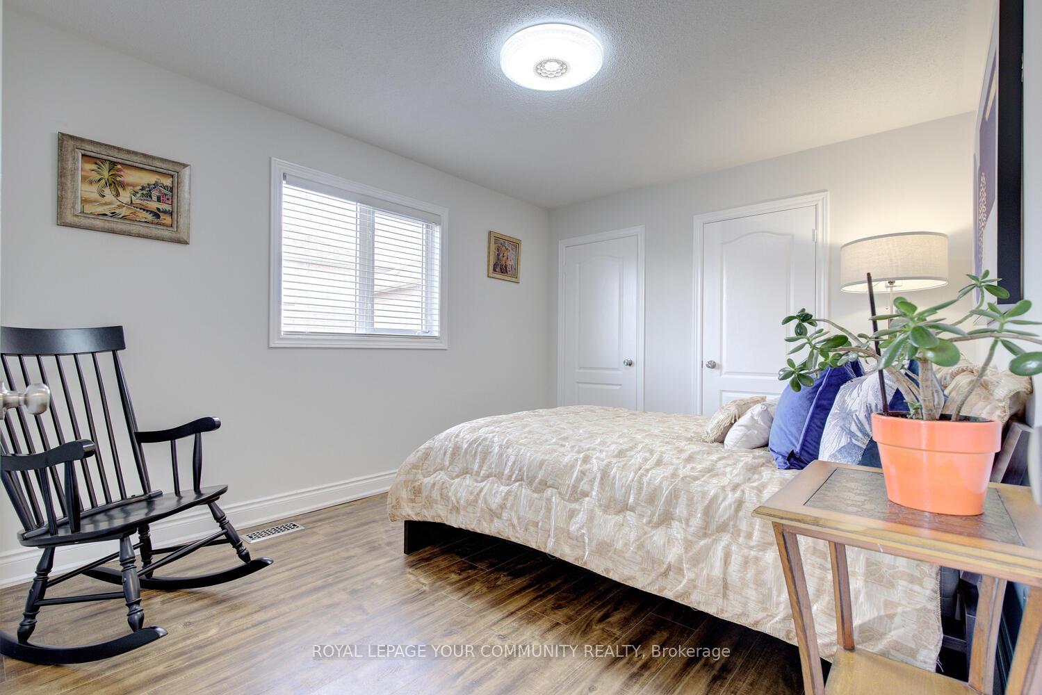 Photo 35 of 25 D'amato Crescent, Vaughan, Maple — HOMEH