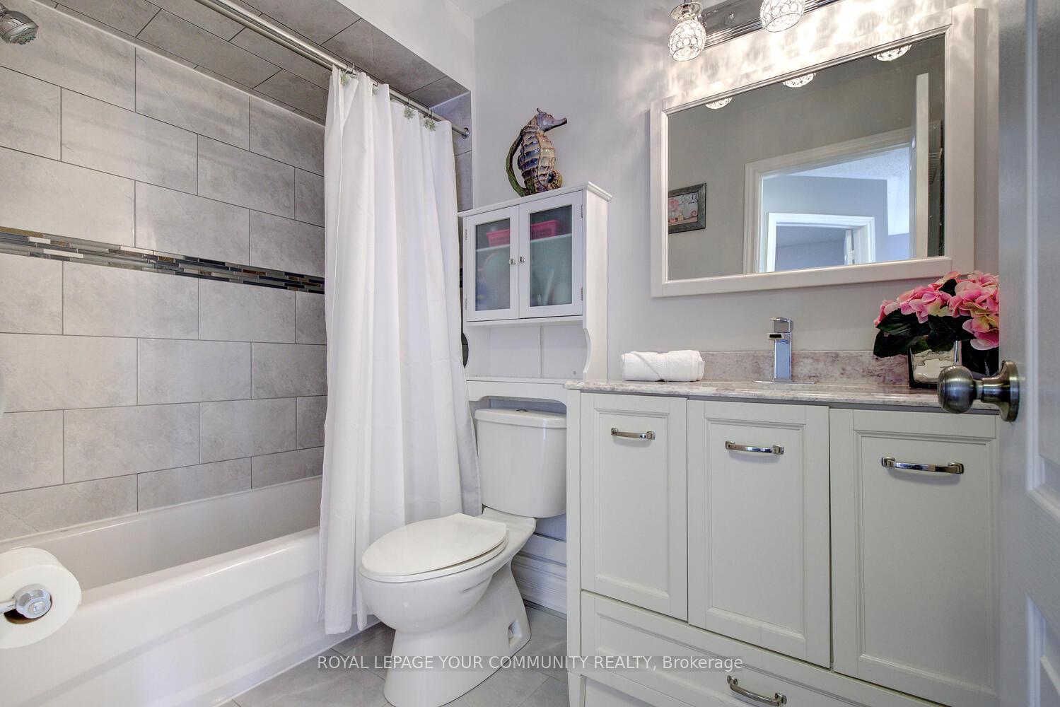Photo 39 of 25 D'amato Crescent, Vaughan, Maple — HOMEH
