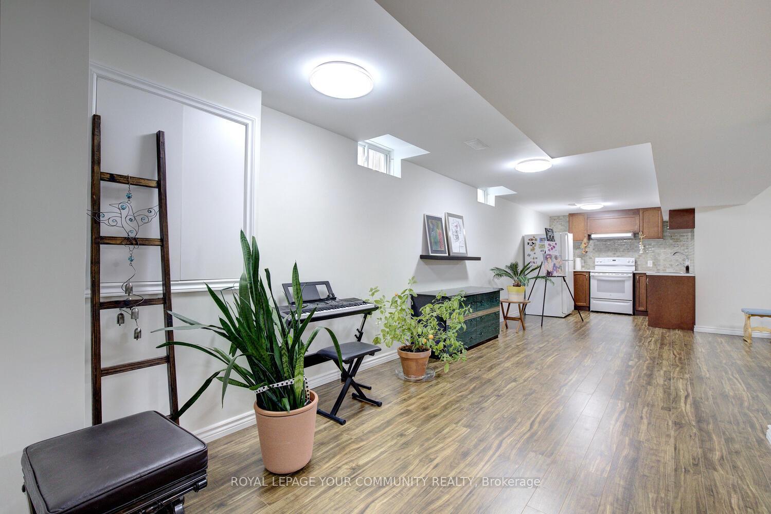 Photo 41 of 25 D'amato Crescent, Vaughan, Maple — HOMEH