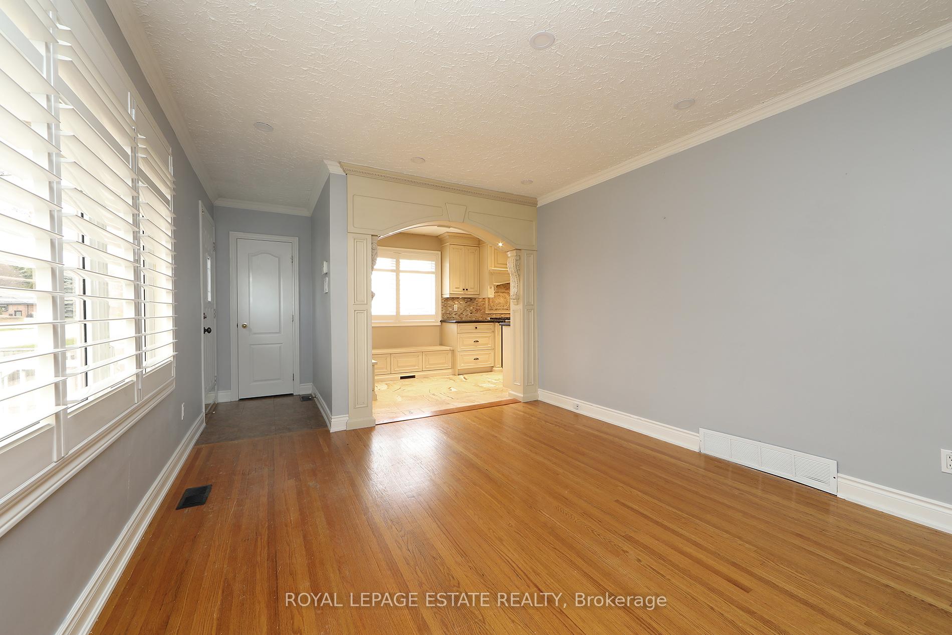 Photo 8 of 207 Lee Avenue, Whitby, Lynde Creek — HOMEH