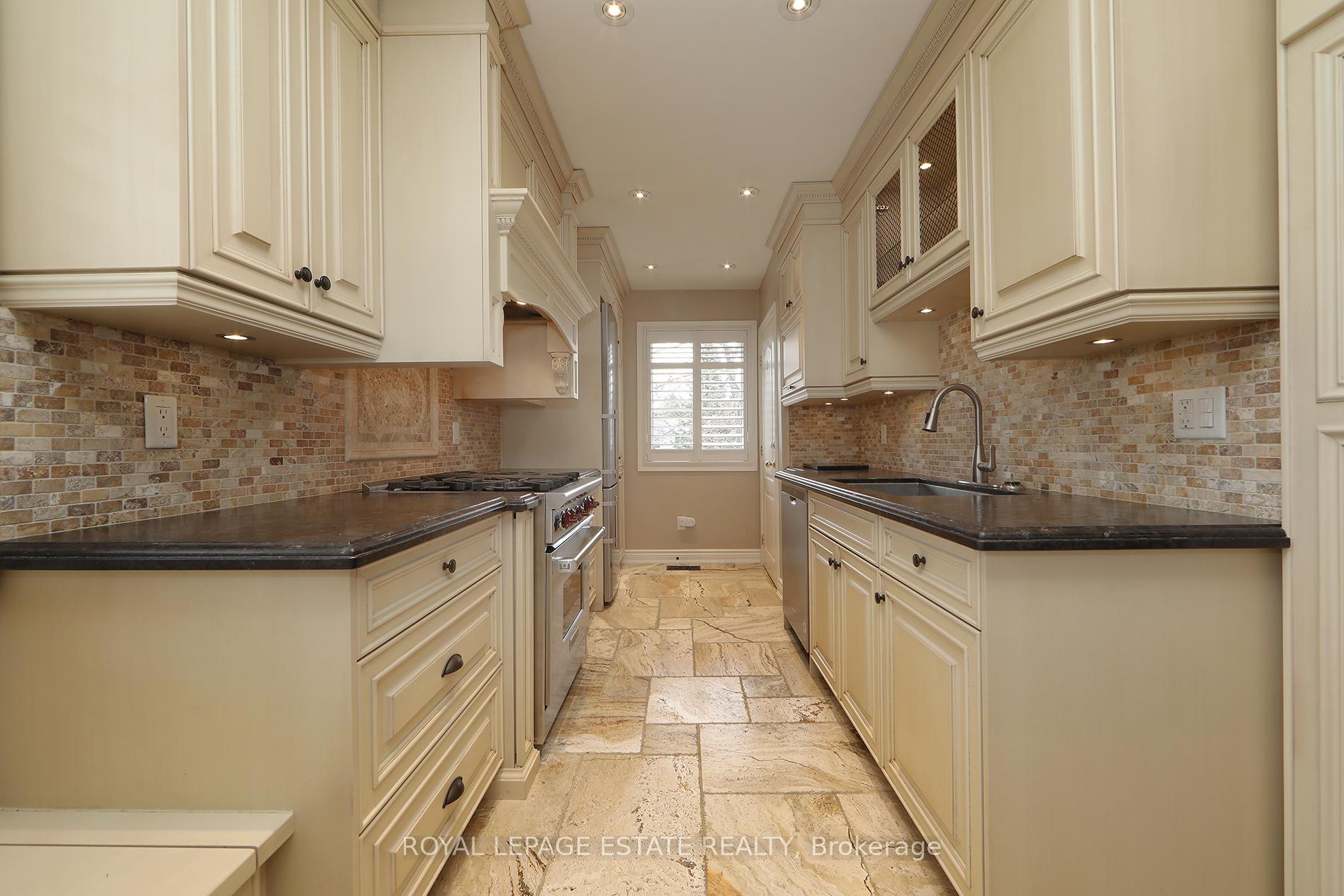 Photo 14 of 207 Lee Avenue, Whitby, Lynde Creek — HOMEH