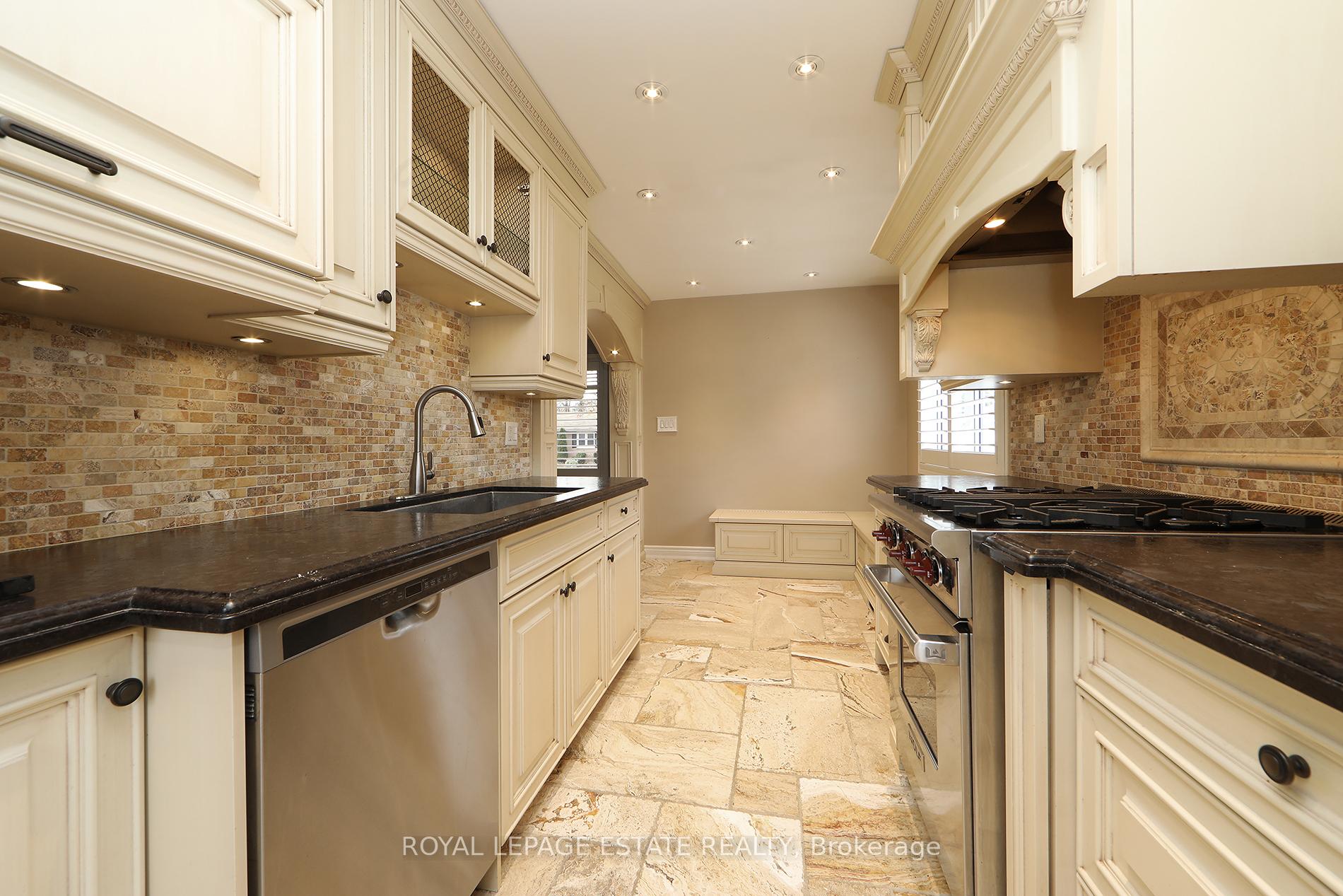 Photo 18 of 207 Lee Avenue, Whitby, Lynde Creek — HOMEH