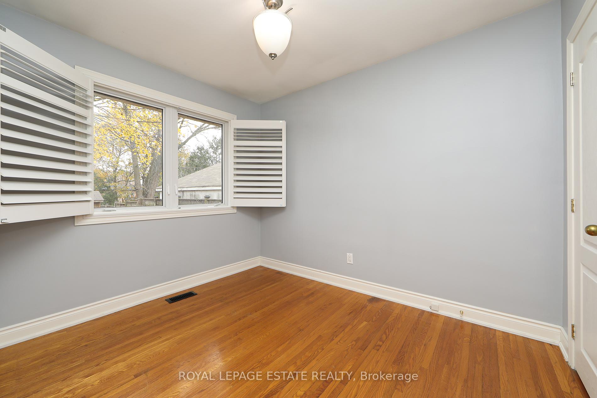 Photo 20 of 207 Lee Avenue, Whitby, Lynde Creek — HOMEH