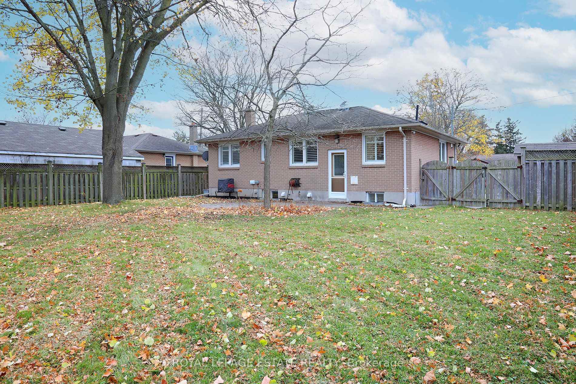 Photo 33 of 207 Lee Avenue, Whitby, Lynde Creek — HOMEH