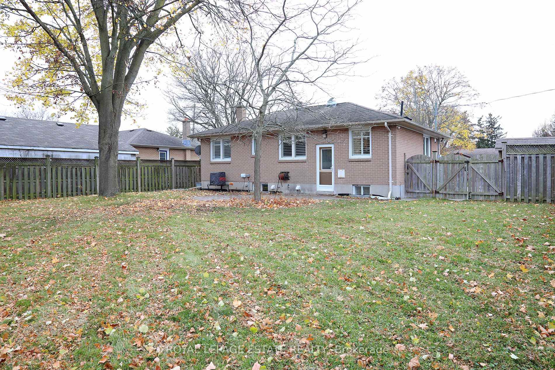 Photo 34 of 207 Lee Avenue, Whitby, Lynde Creek — HOMEH