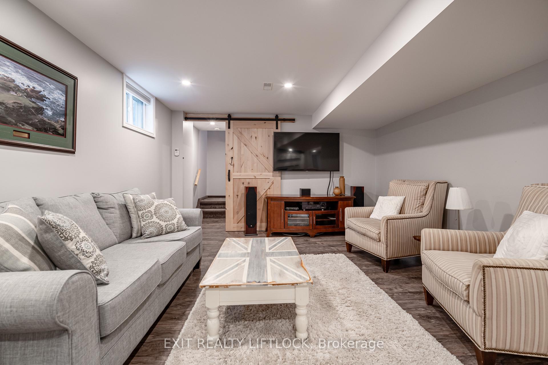 Photo 21 of 68 Champlain Crescent, Peterborough, Northcrest Ward 5 — HOMEH