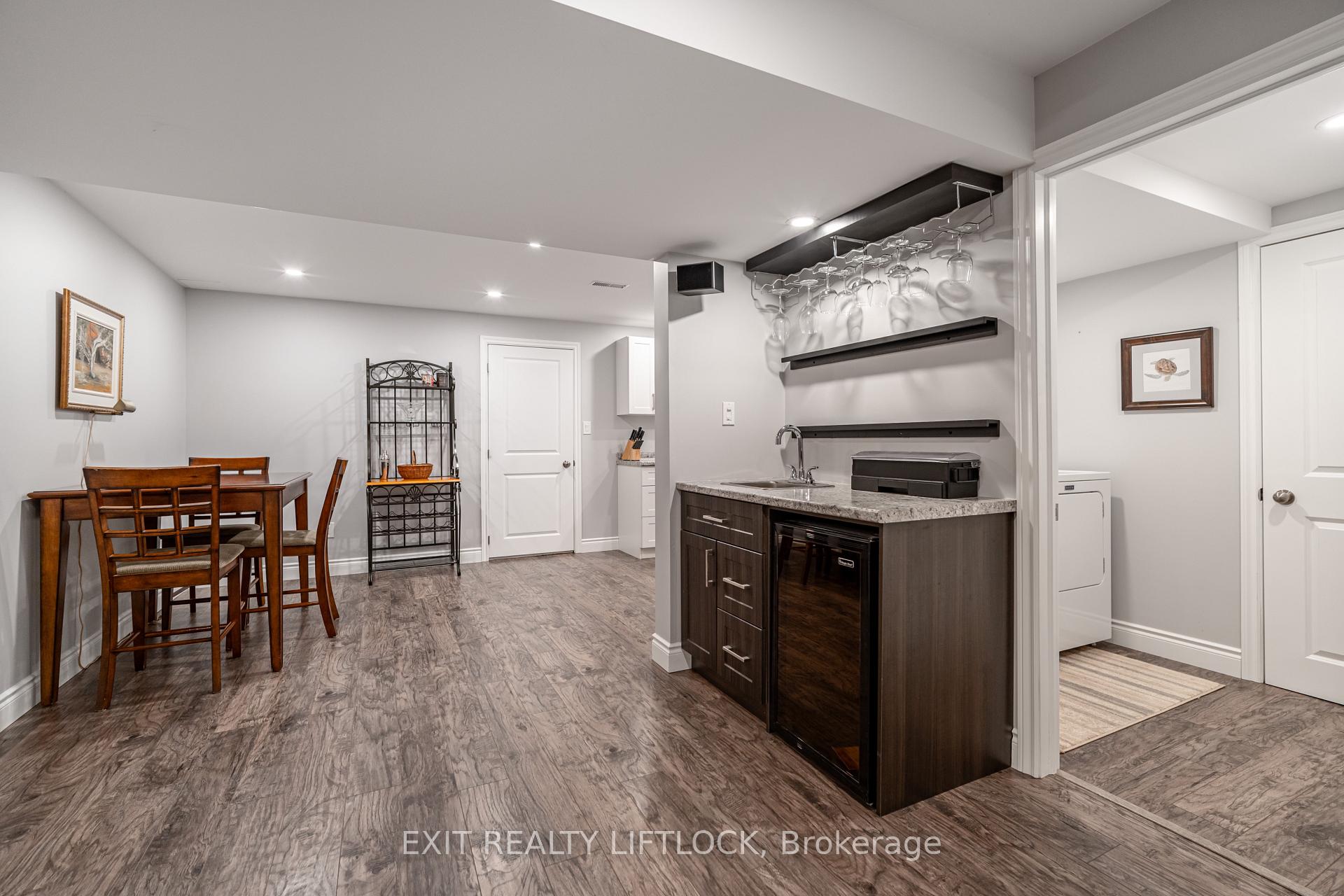 Photo 23 of 68 Champlain Crescent, Peterborough, Northcrest Ward 5 — HOMEH