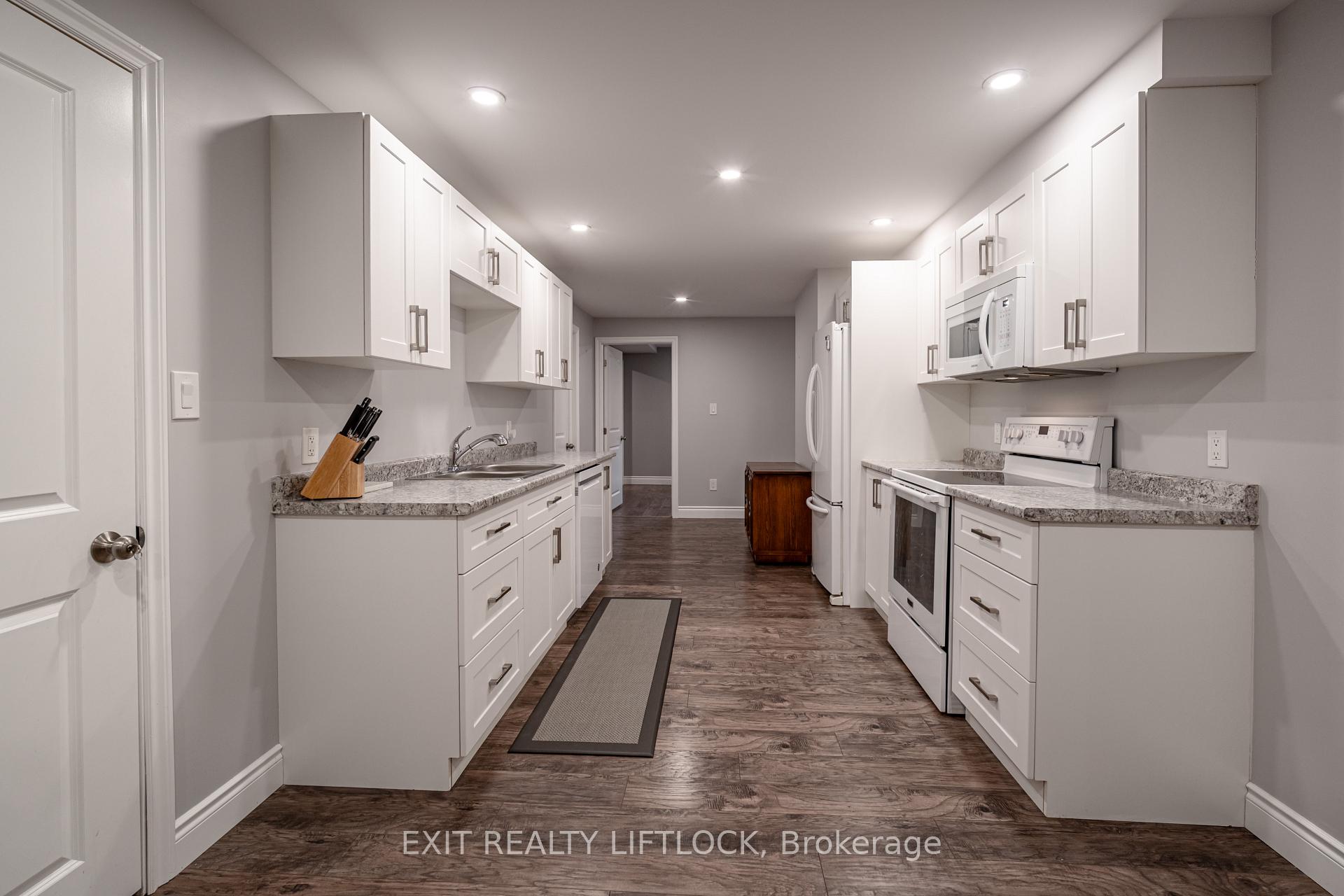 Photo 24 of 68 Champlain Crescent, Peterborough, Northcrest Ward 5 — HOMEH