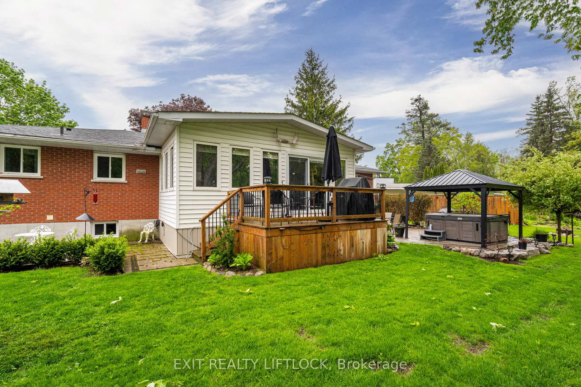 Photo 32 of 68 Champlain Crescent, Peterborough, Northcrest Ward 5 — HOMEH