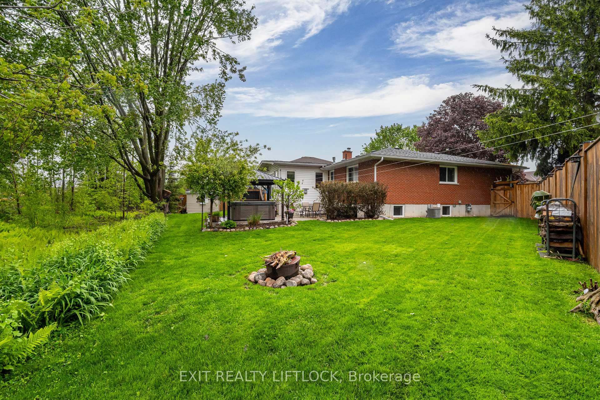 Photo 33 of 68 Champlain Crescent, Peterborough, Northcrest Ward 5 — HOMEH