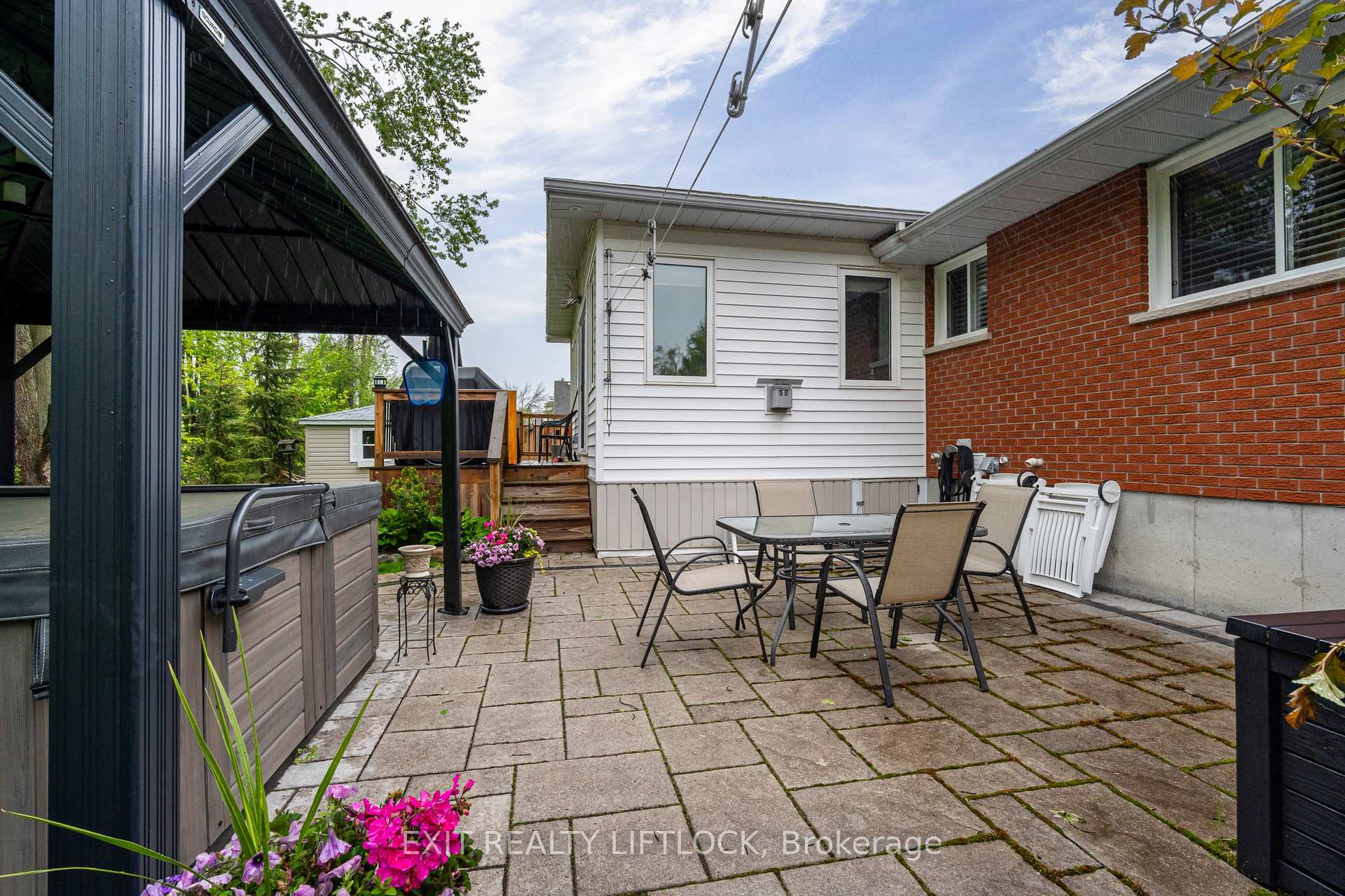 Photo 35 of 68 Champlain Crescent, Peterborough, Northcrest Ward 5 — HOMEH