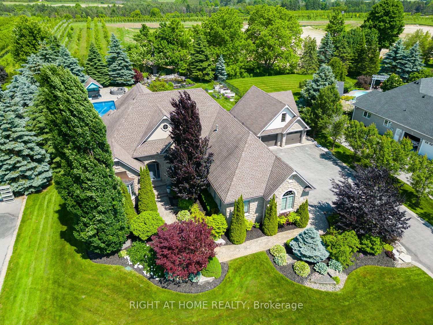 Photo 1 of 35 Wilson House Drive, Whitby, Rural Whitby — HOMEH