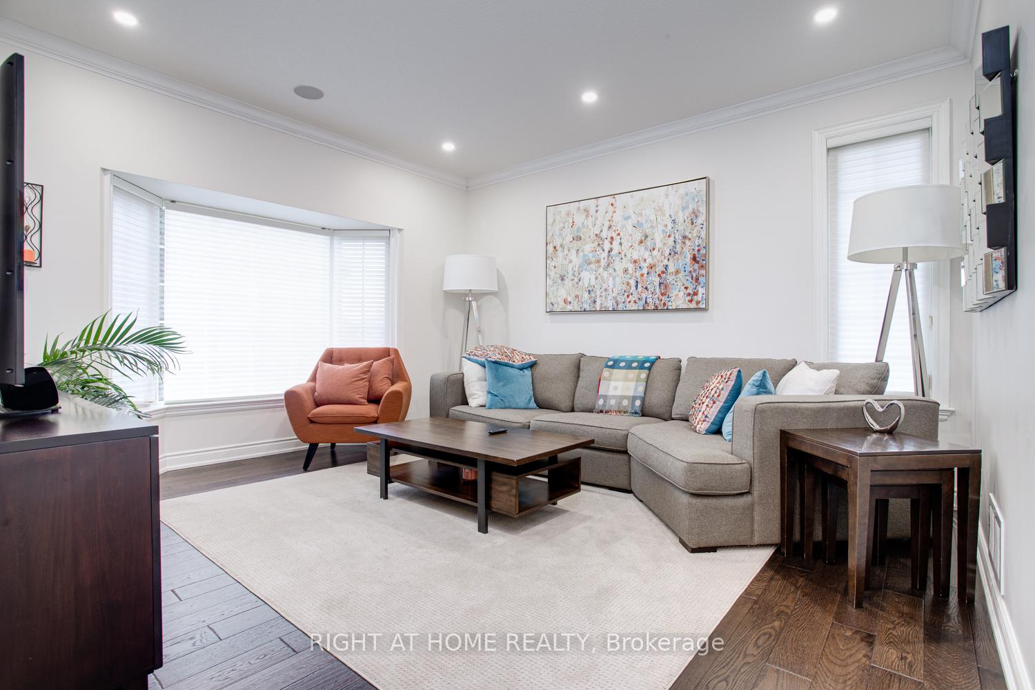 Photo 6 of 35 Wilson House Drive, Whitby, Rural Whitby — HOMEH