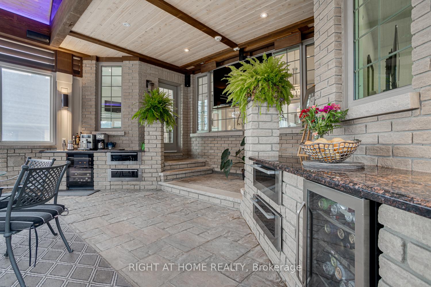 Photo 13 of 35 Wilson House Drive, Whitby, Rural Whitby — HOMEH
