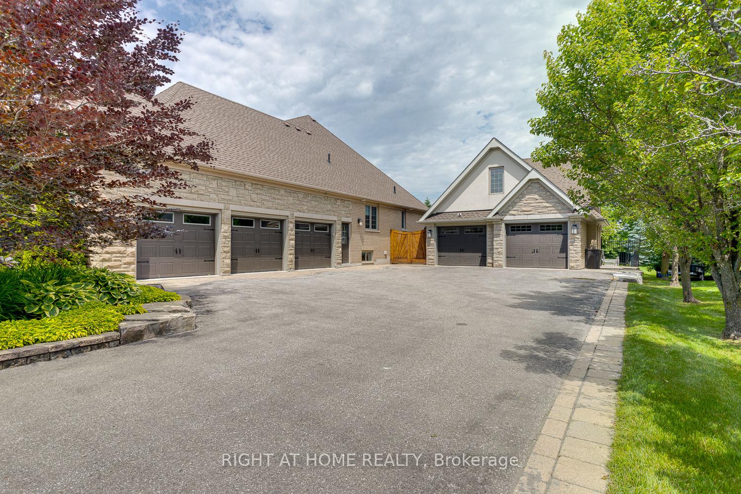 Photo 33 of 35 Wilson House Drive, Whitby, Rural Whitby — HOMEH