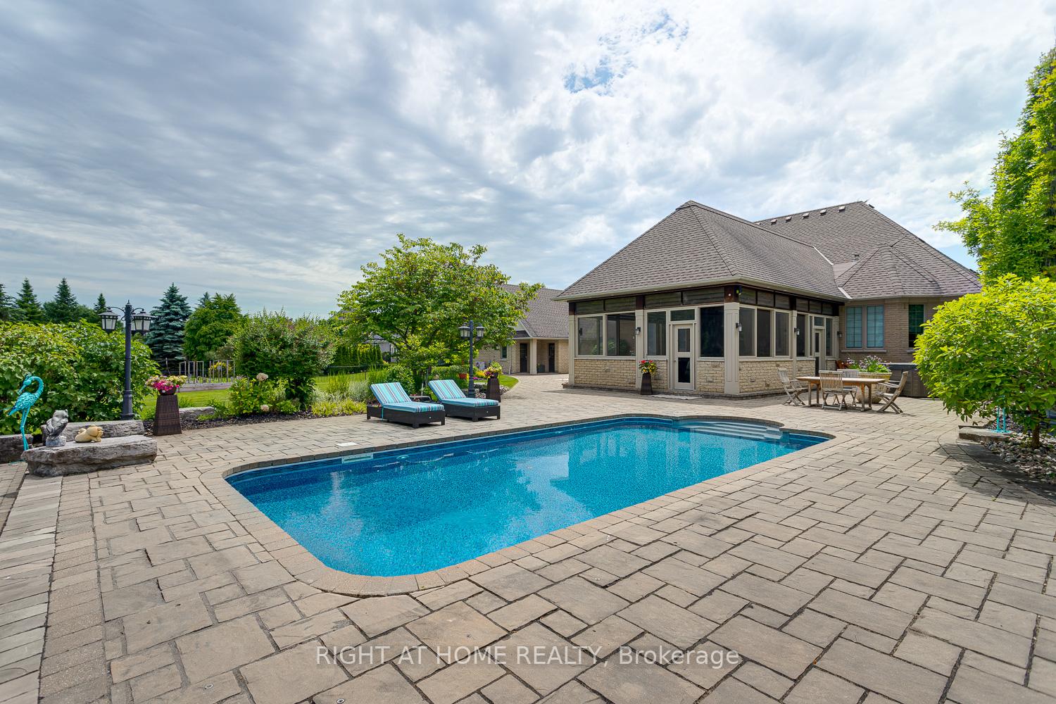 Photo 37 of 35 Wilson House Drive, Whitby, Rural Whitby — HOMEH