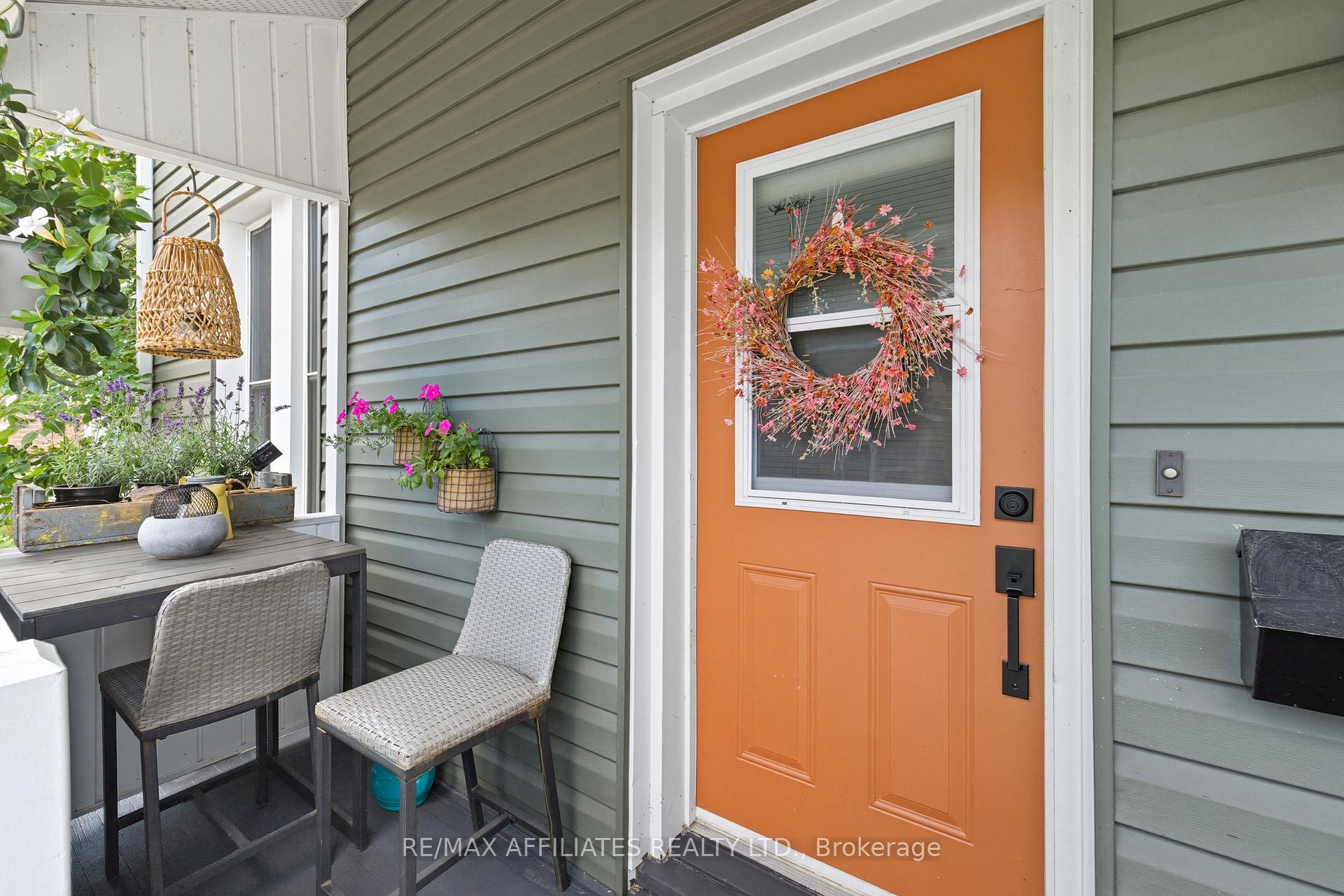 Photo 5 of 104 Bethune Street, Brockville — HOMEH