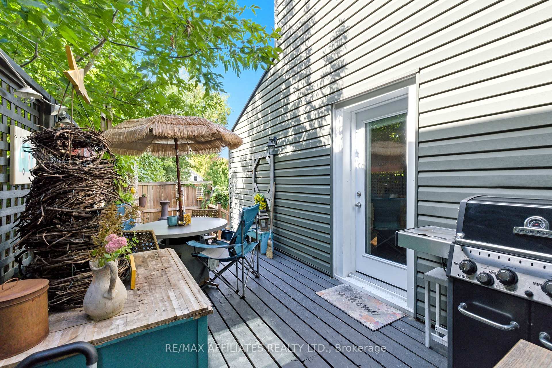 Photo 10 of 104 Bethune Street, Brockville — HOMEH