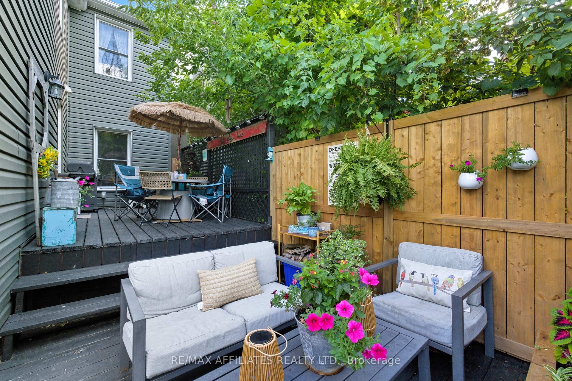 Photo 11 of 104 Bethune Street, Brockville — HOMEH
