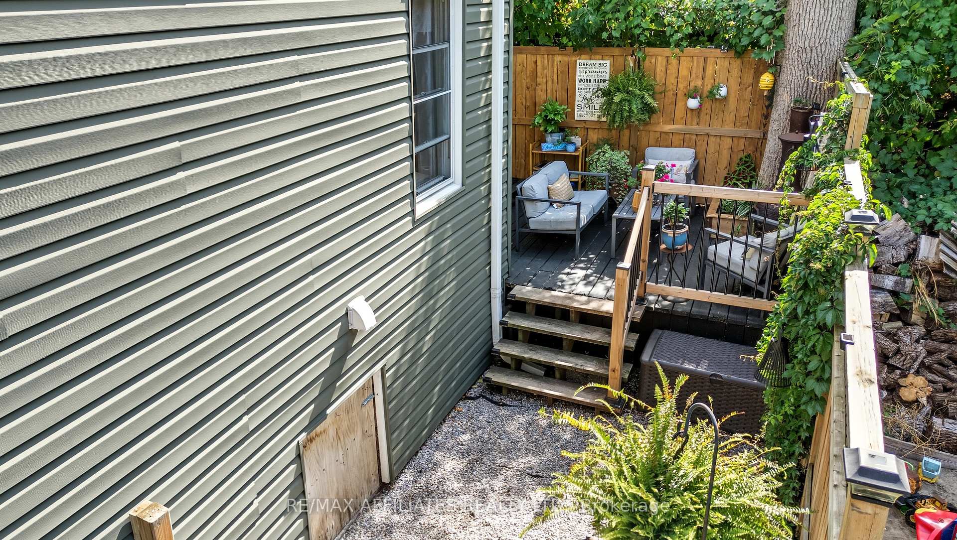 Photo 16 of 104 Bethune Street, Brockville — HOMEH