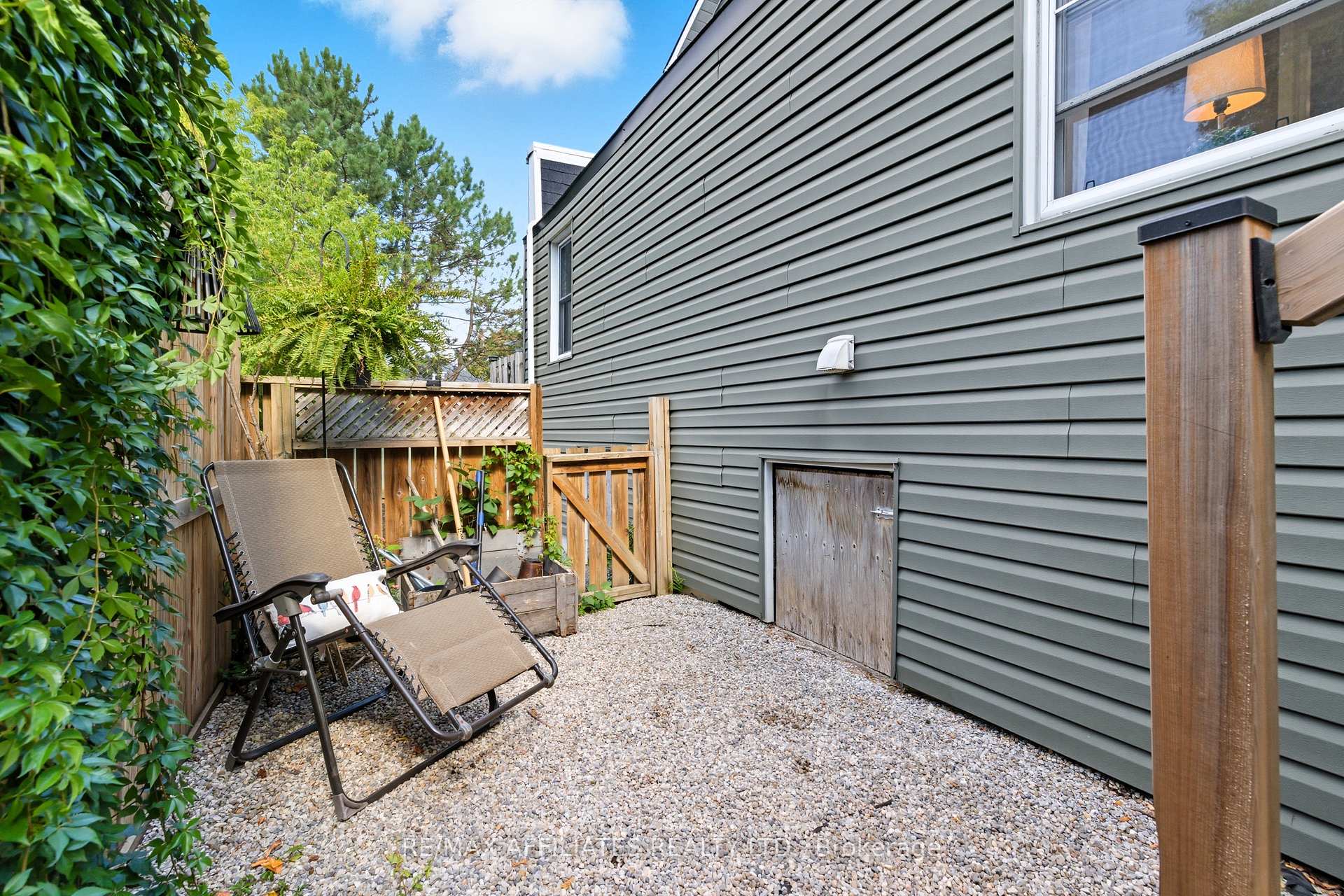 Photo 14 of 104 Bethune Street, Brockville — HOMEH