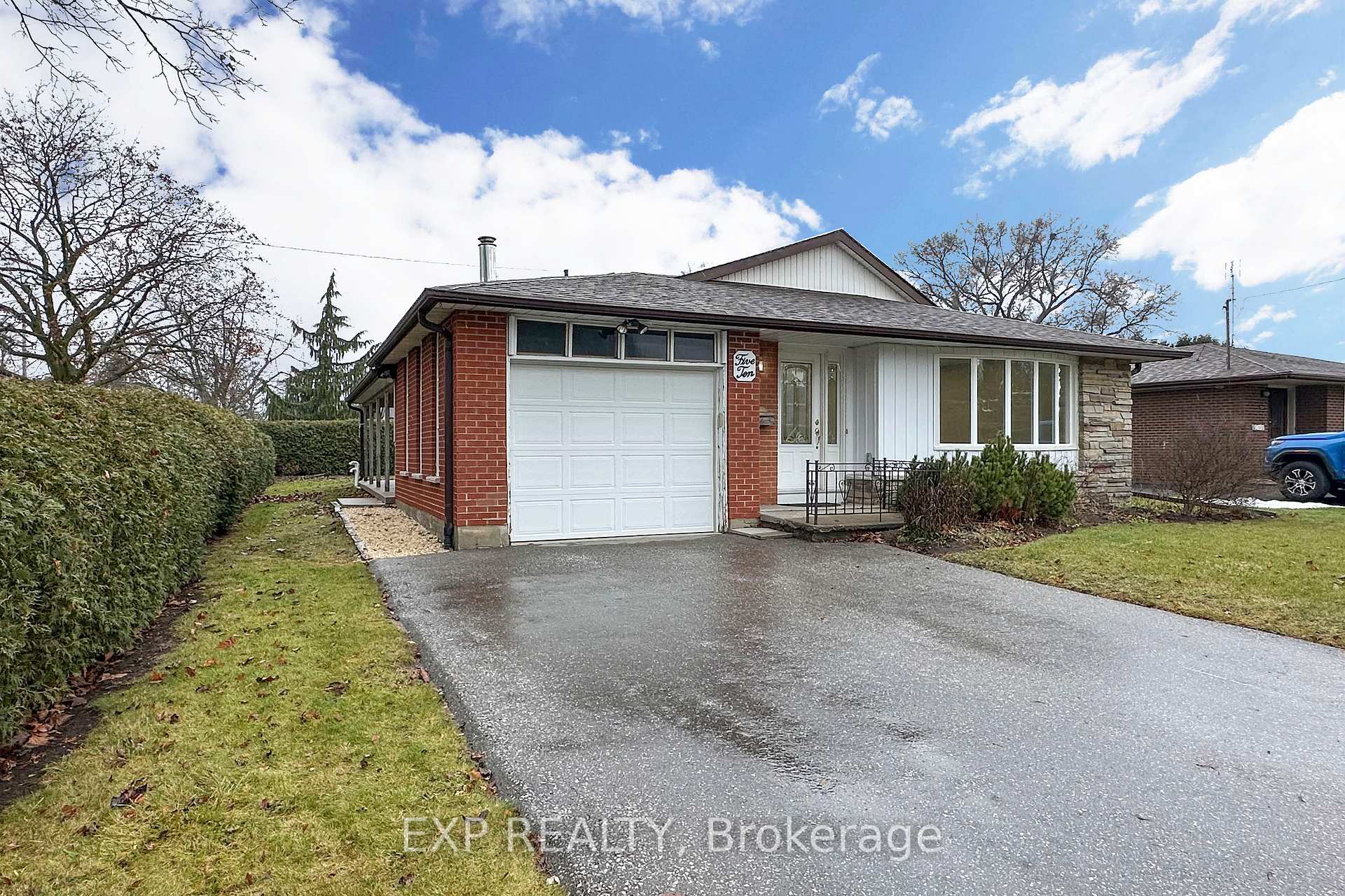 Photo 2 of 510 Nipigon Street, Oshawa, McLaughlin — HOMEH