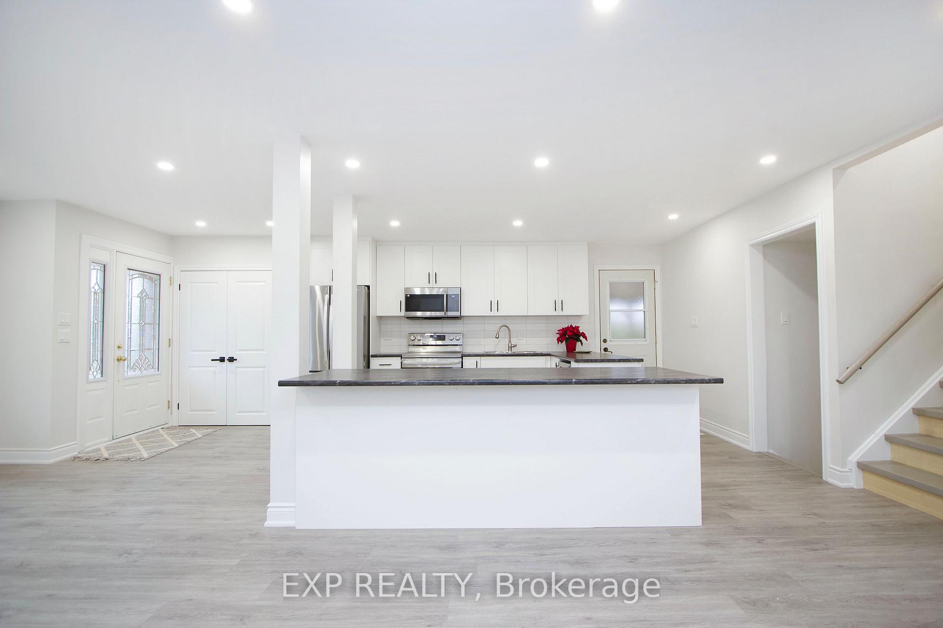 Photo 3 of 510 Nipigon Street, Oshawa, McLaughlin — HOMEH