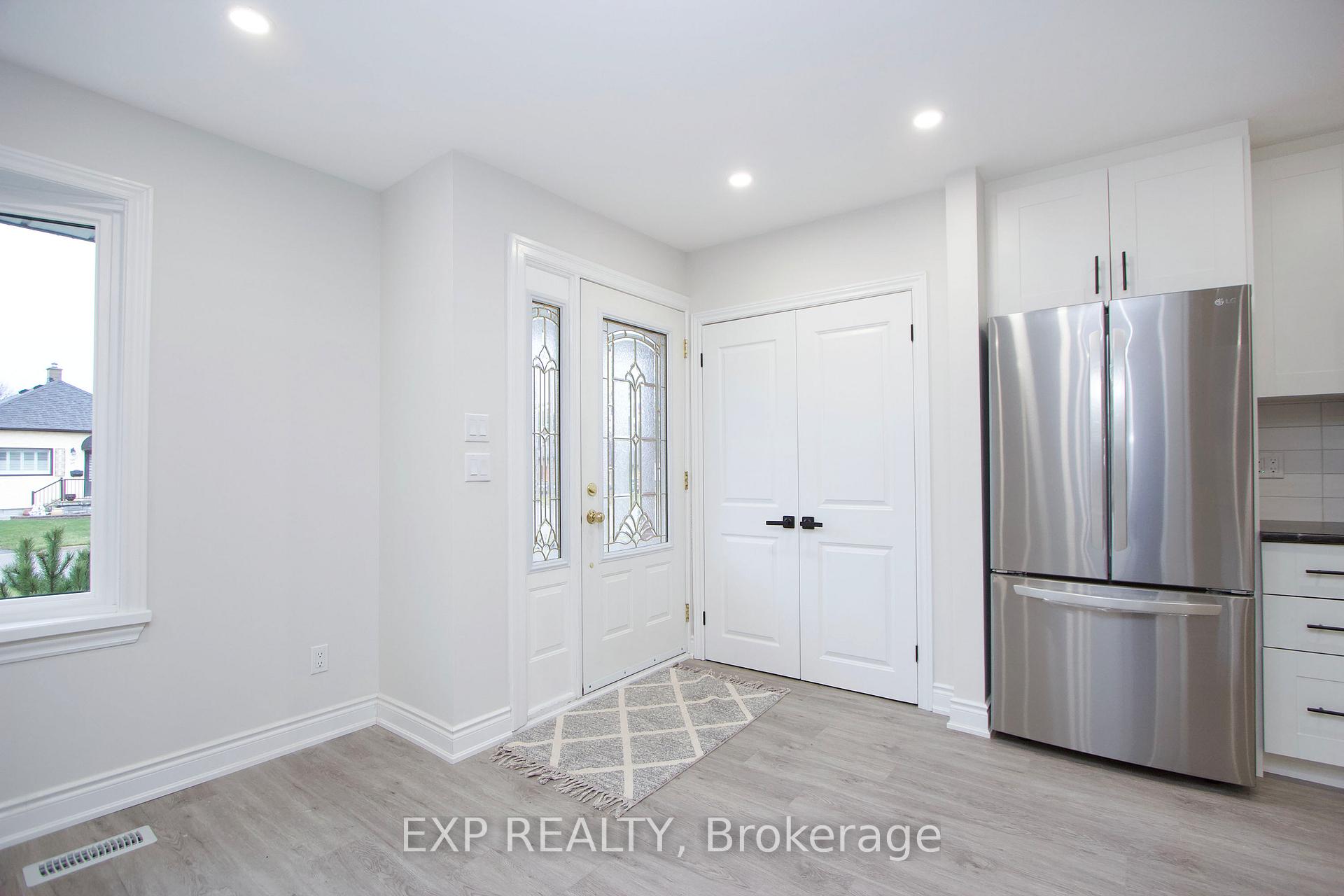 Photo 9 of 510 Nipigon Street, Oshawa, McLaughlin — HOMEH