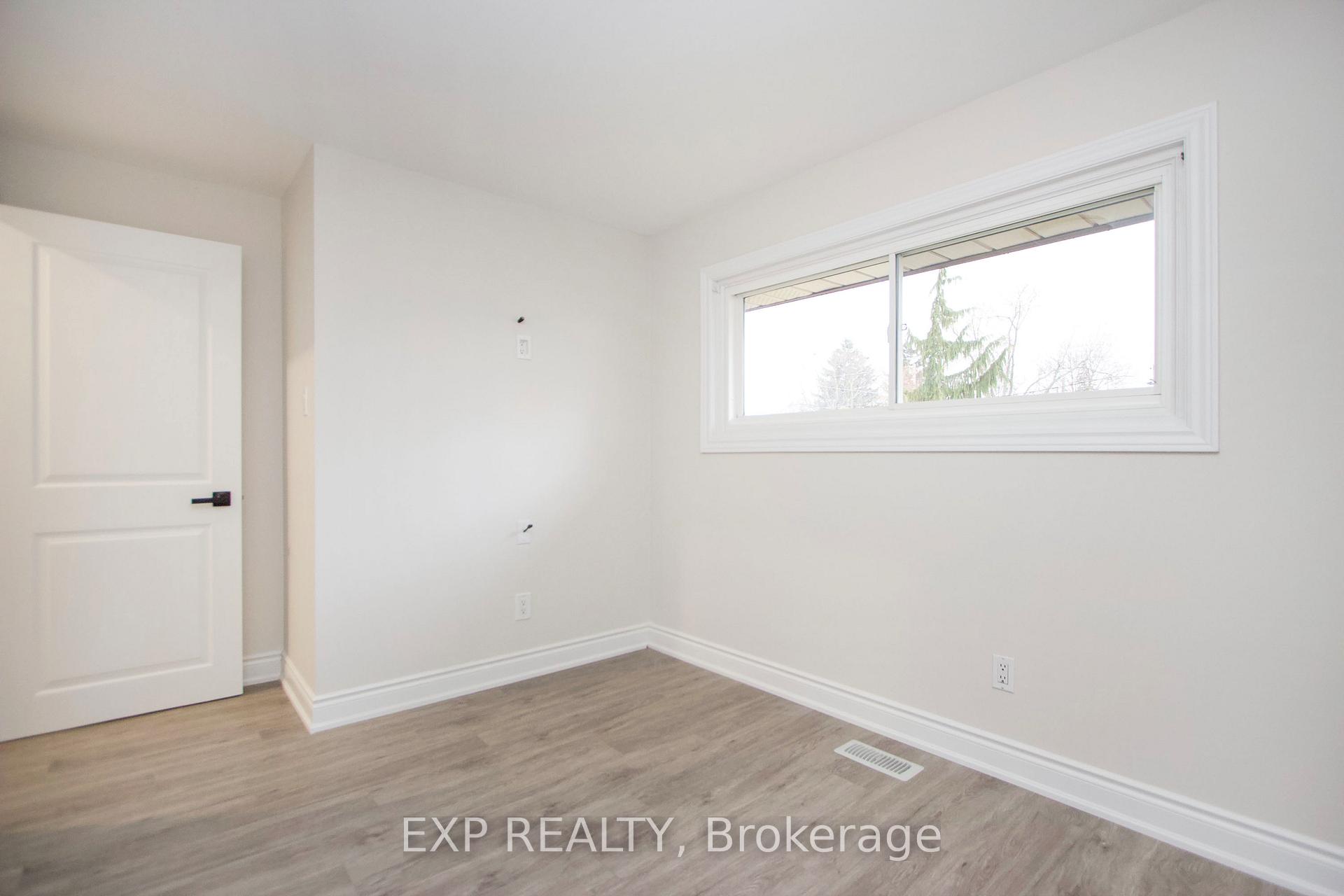 Photo 14 of 510 Nipigon Street, Oshawa, McLaughlin — HOMEH