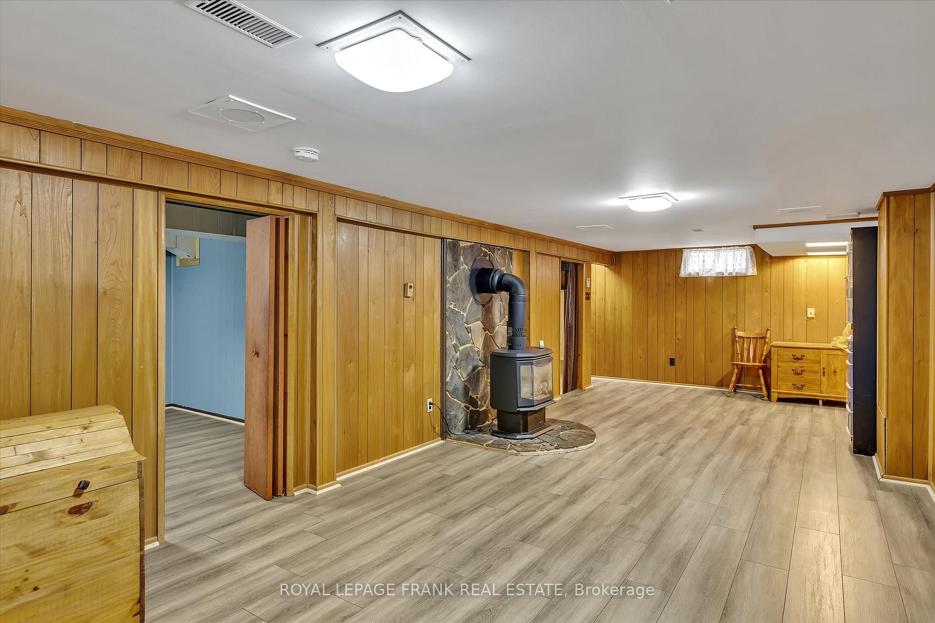 Photo 57 of 689 Hawley Street, Peterborough, Otonabee Ward 1 — HOMEH