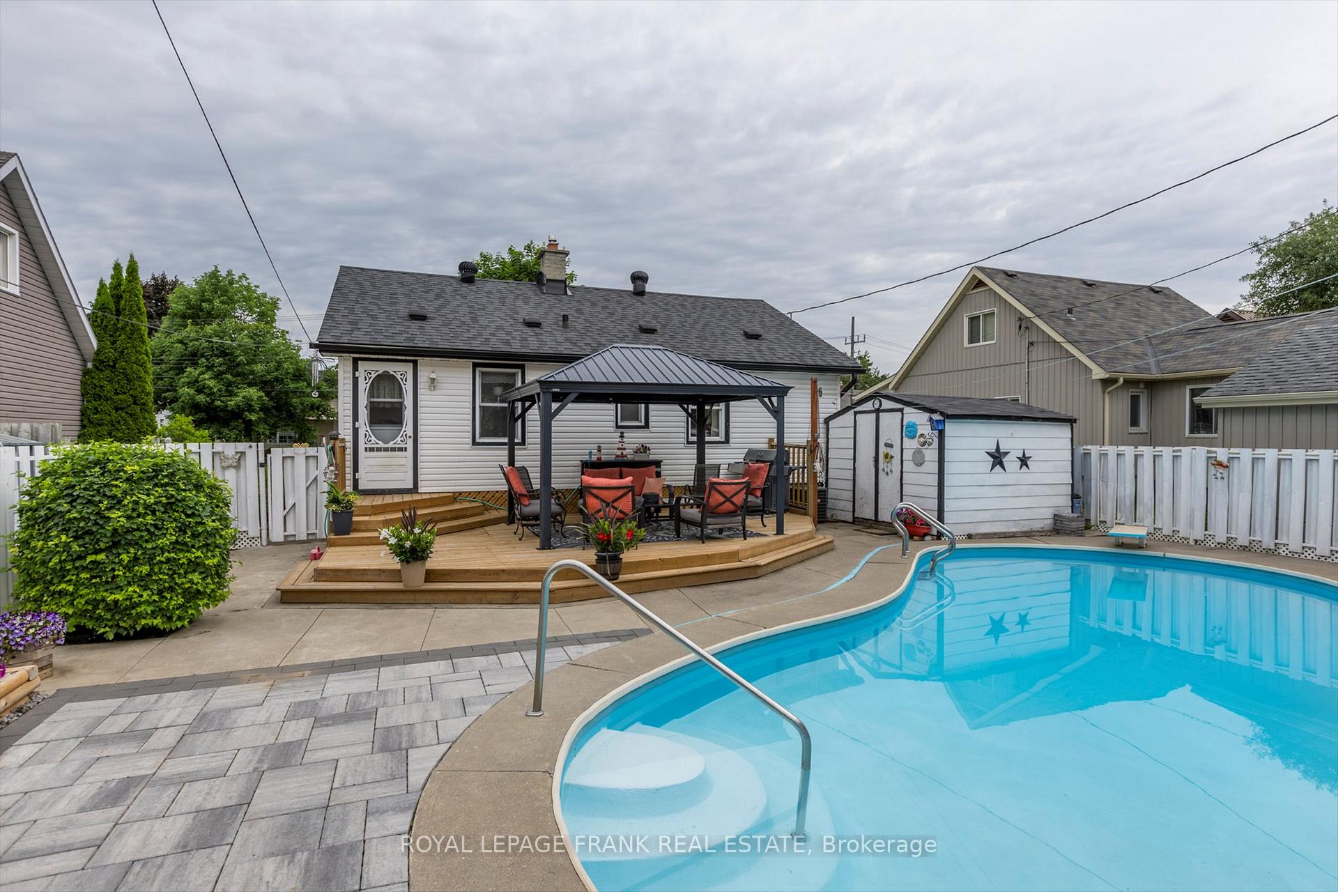 Photo 58 of 689 Hawley Street, Peterborough, Otonabee Ward 1 — HOMEH