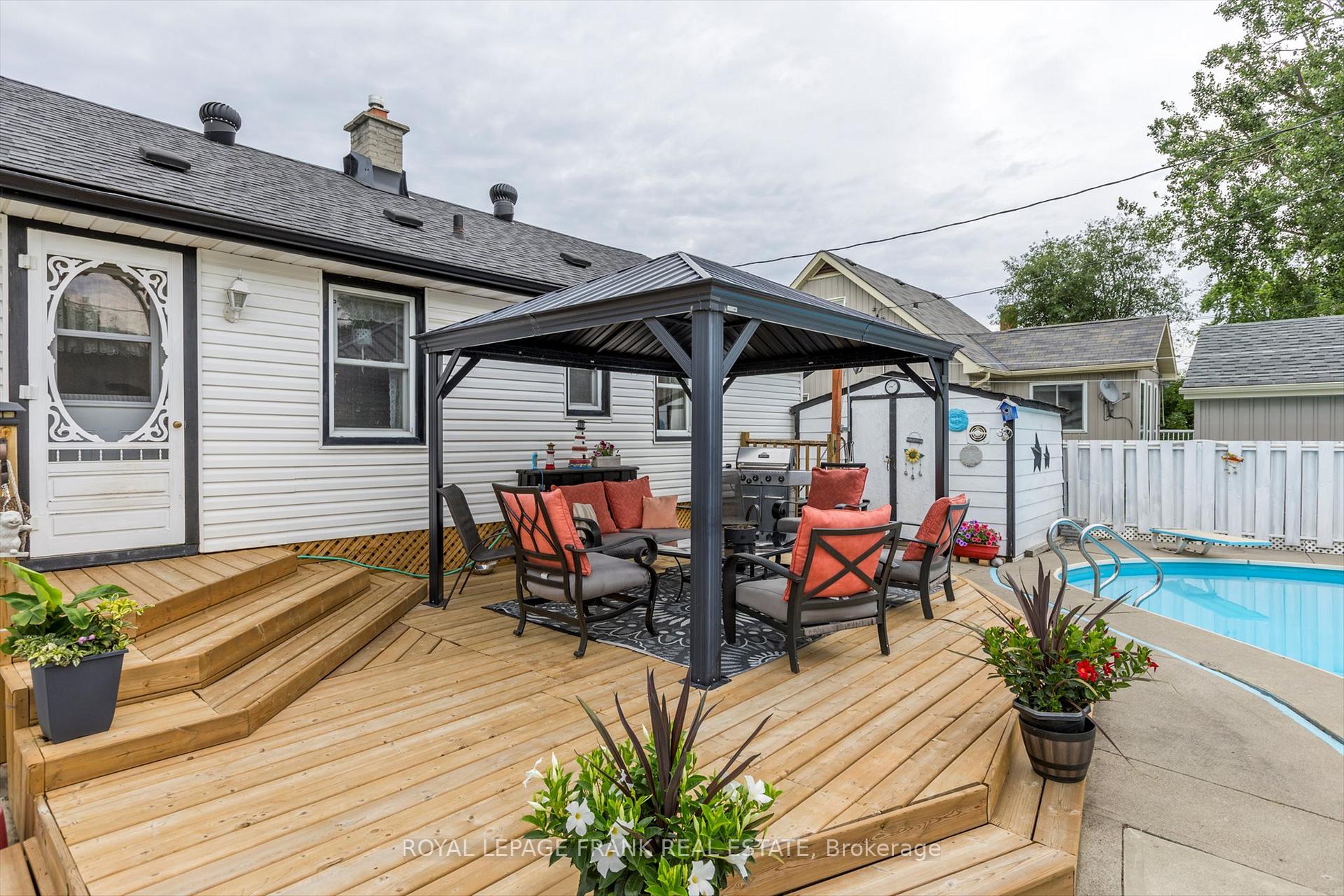 Photo 62 of 689 Hawley Street, Peterborough, Otonabee Ward 1 — HOMEH