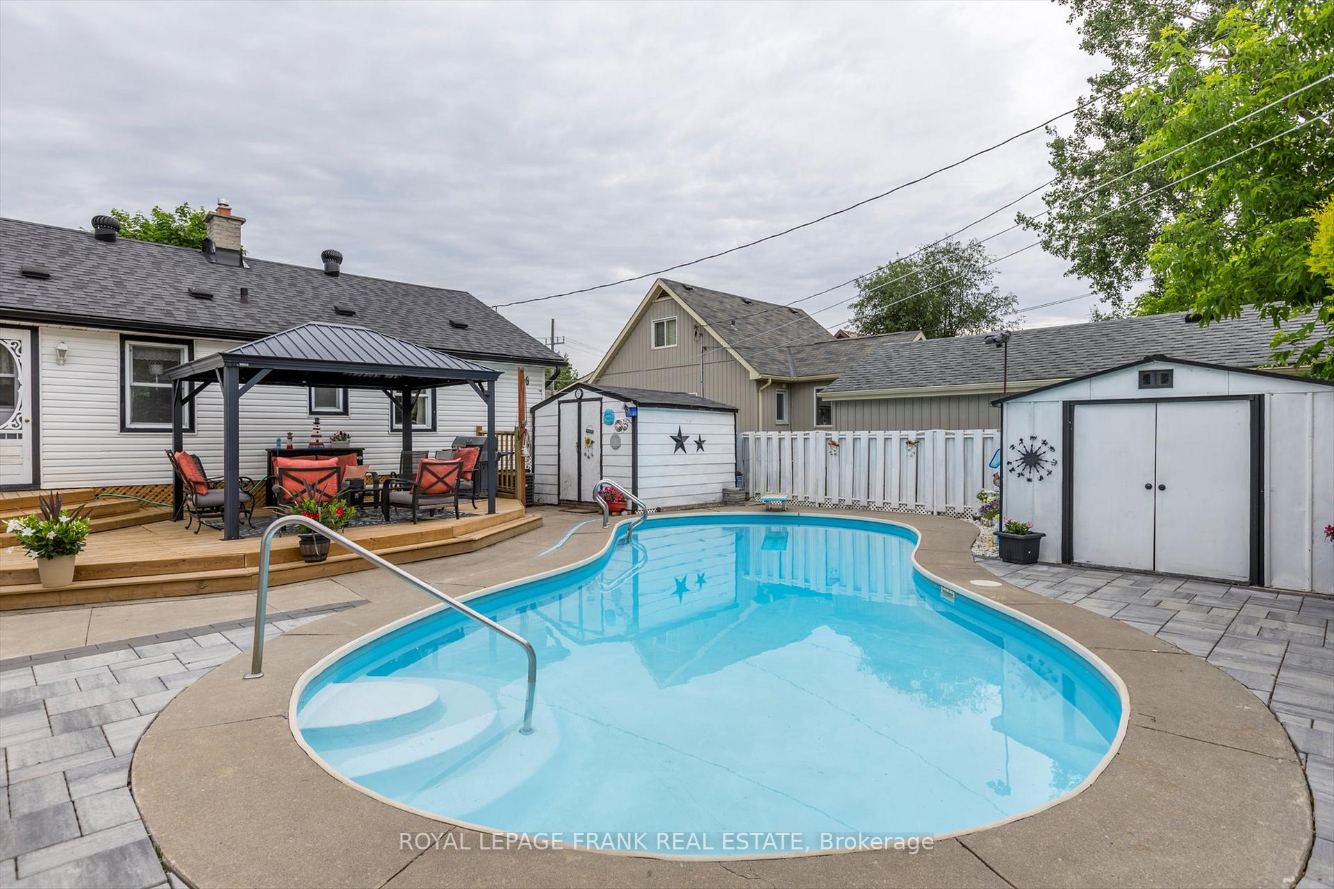 Photo 66 of 689 Hawley Street, Peterborough, Otonabee Ward 1 — HOMEH