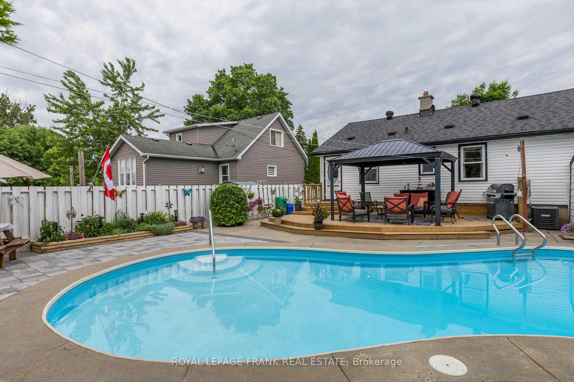 Photo 67 of 689 Hawley Street, Peterborough, Otonabee Ward 1 — HOMEH