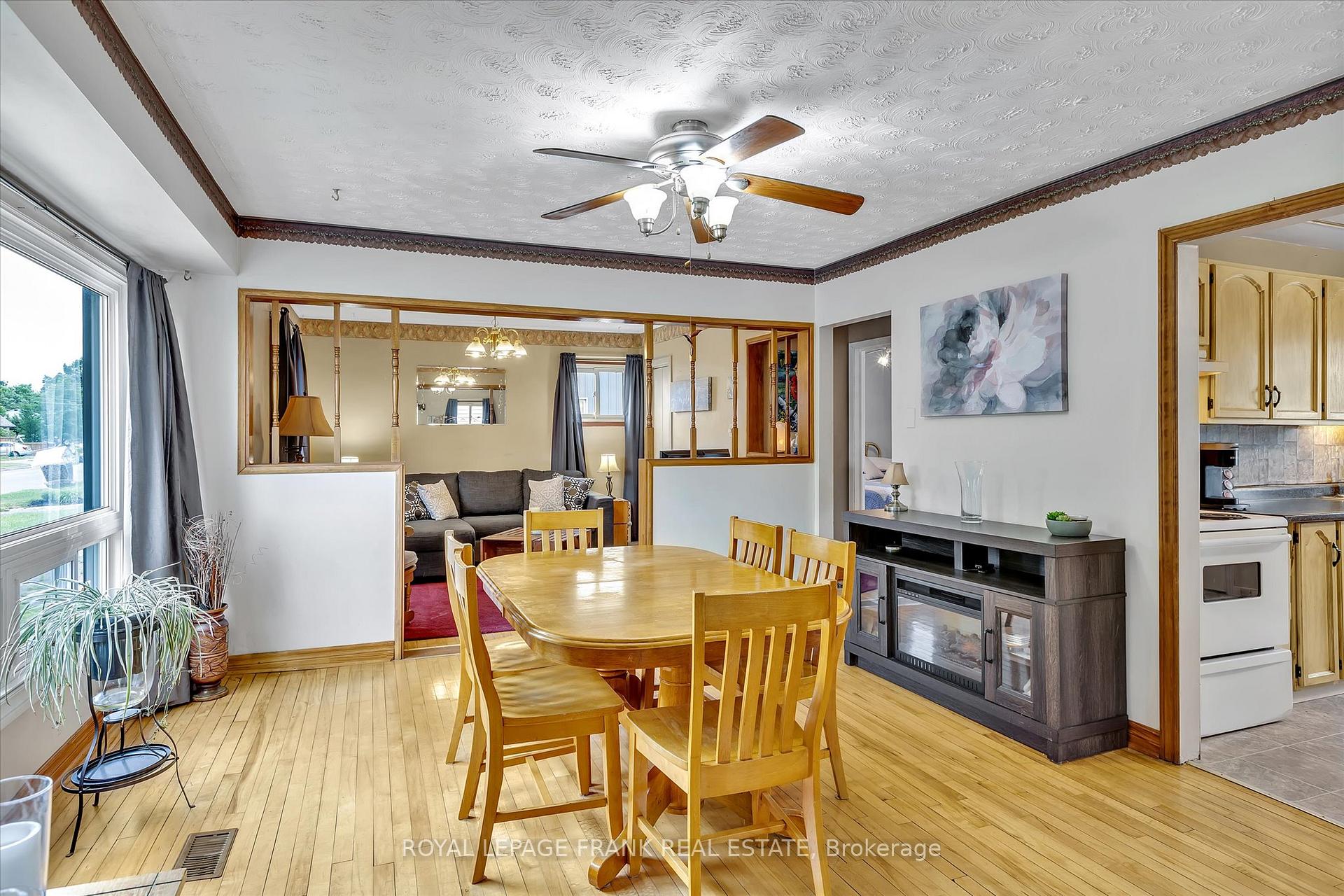 Photo 6 of 689 Hawley Street, Peterborough, Otonabee Ward 1 — HOMEH