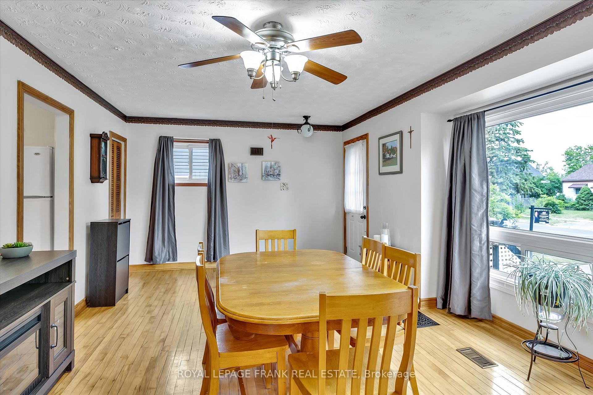 Photo 7 of 689 Hawley Street, Peterborough, Otonabee Ward 1 — HOMEH