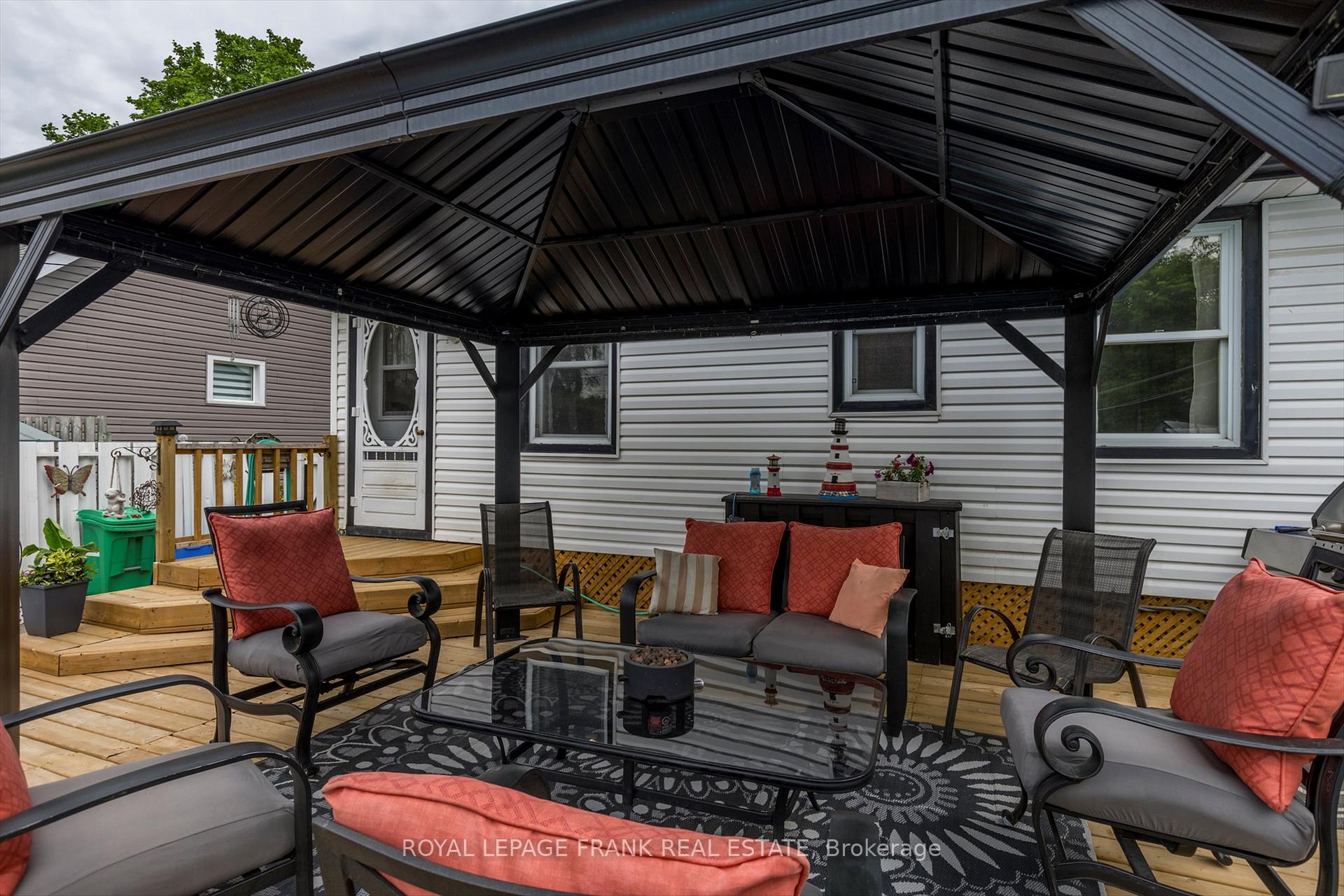 Photo 44 of 689 Hawley Street, Peterborough, Otonabee Ward 1 — HOMEH