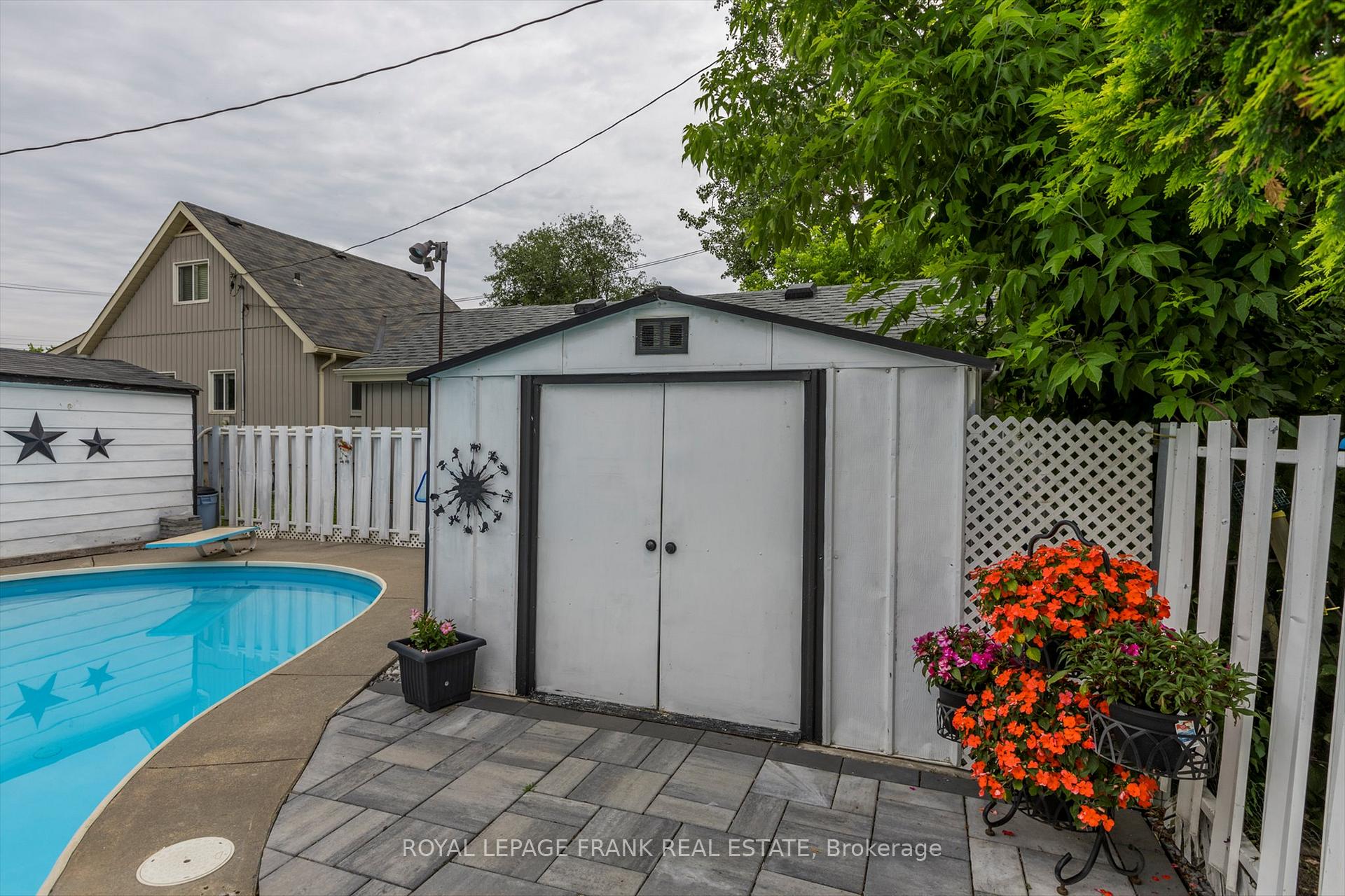Photo 52 of 689 Hawley Street, Peterborough, Otonabee Ward 1 — HOMEH