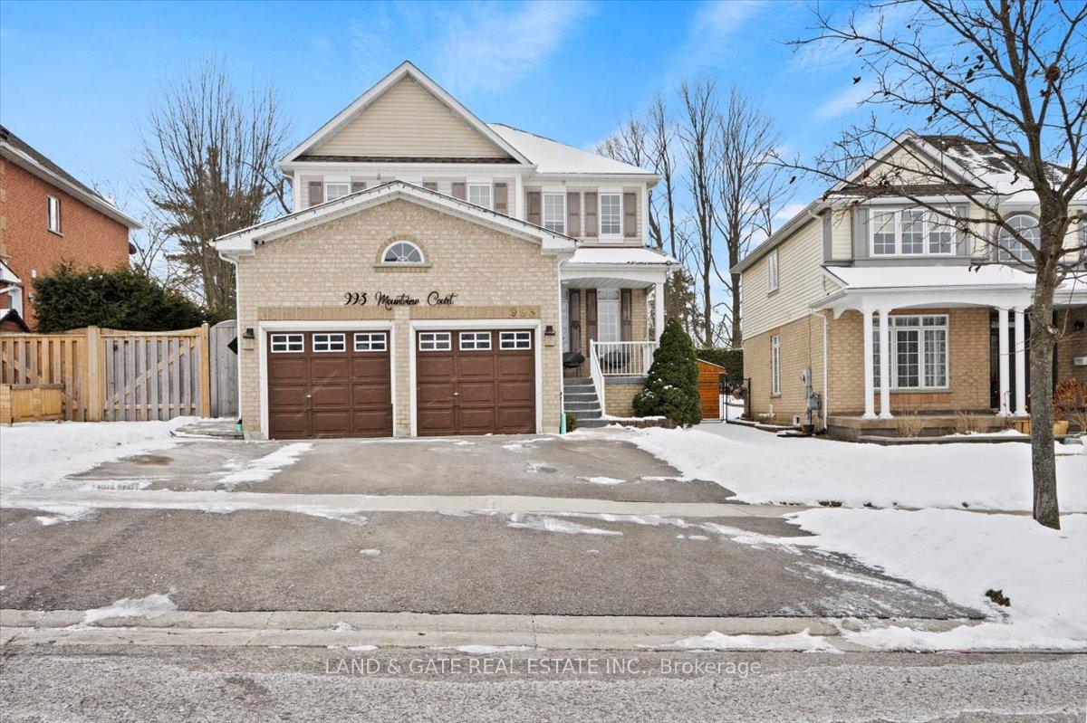 Photo 4 of 993 Mountview Court, Oshawa, Pinecrest — HOMEH