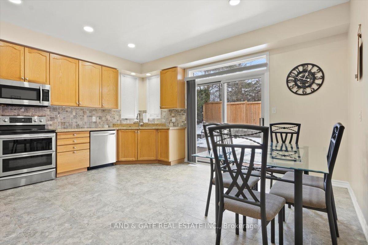Photo 9 of 993 Mountview Court, Oshawa, Pinecrest — HOMEH