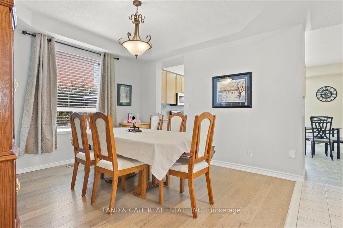 Photo 12 of 993 Mountview Court, Oshawa, Pinecrest — HOMEH