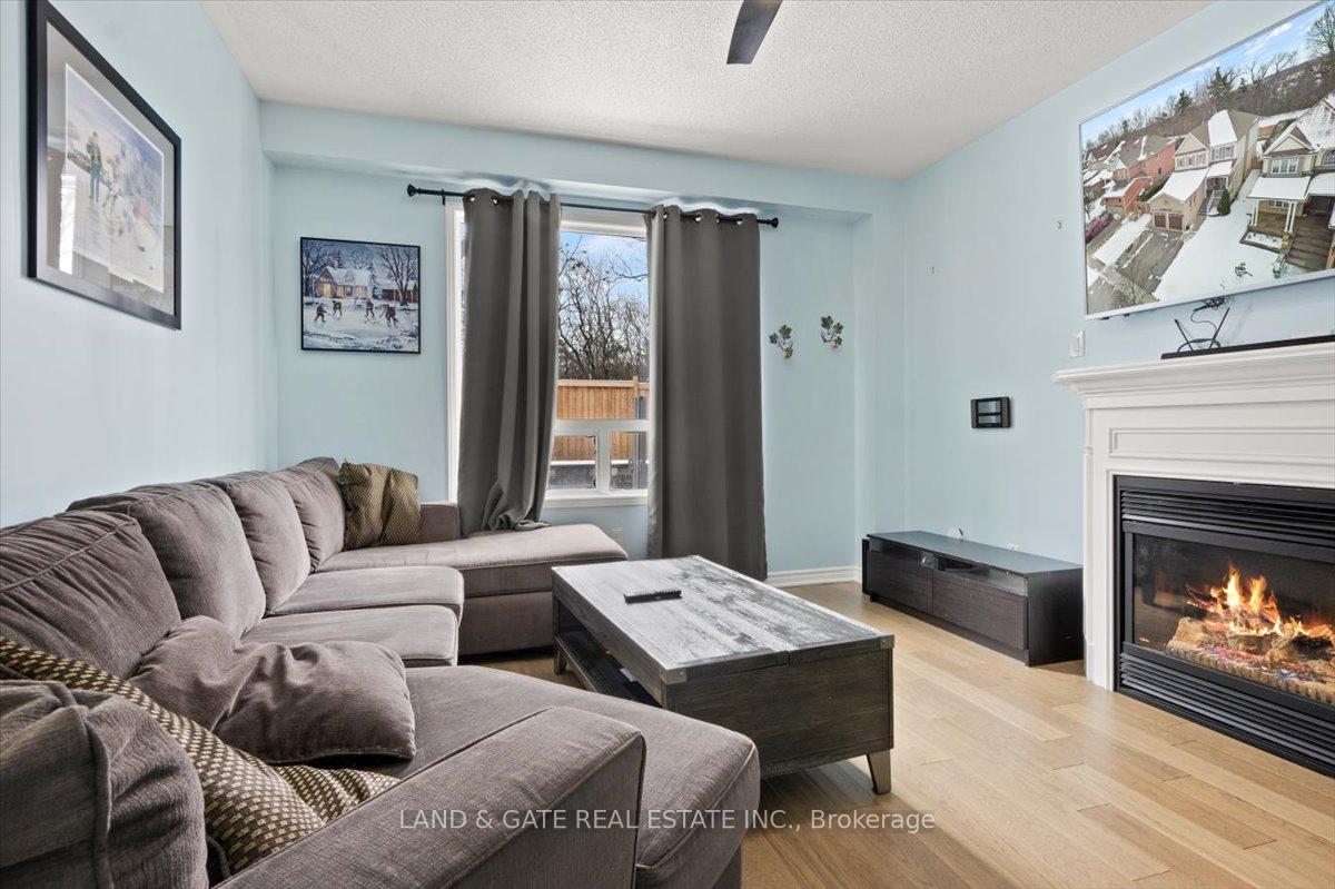 Photo 13 of 993 Mountview Court, Oshawa, Pinecrest — HOMEH