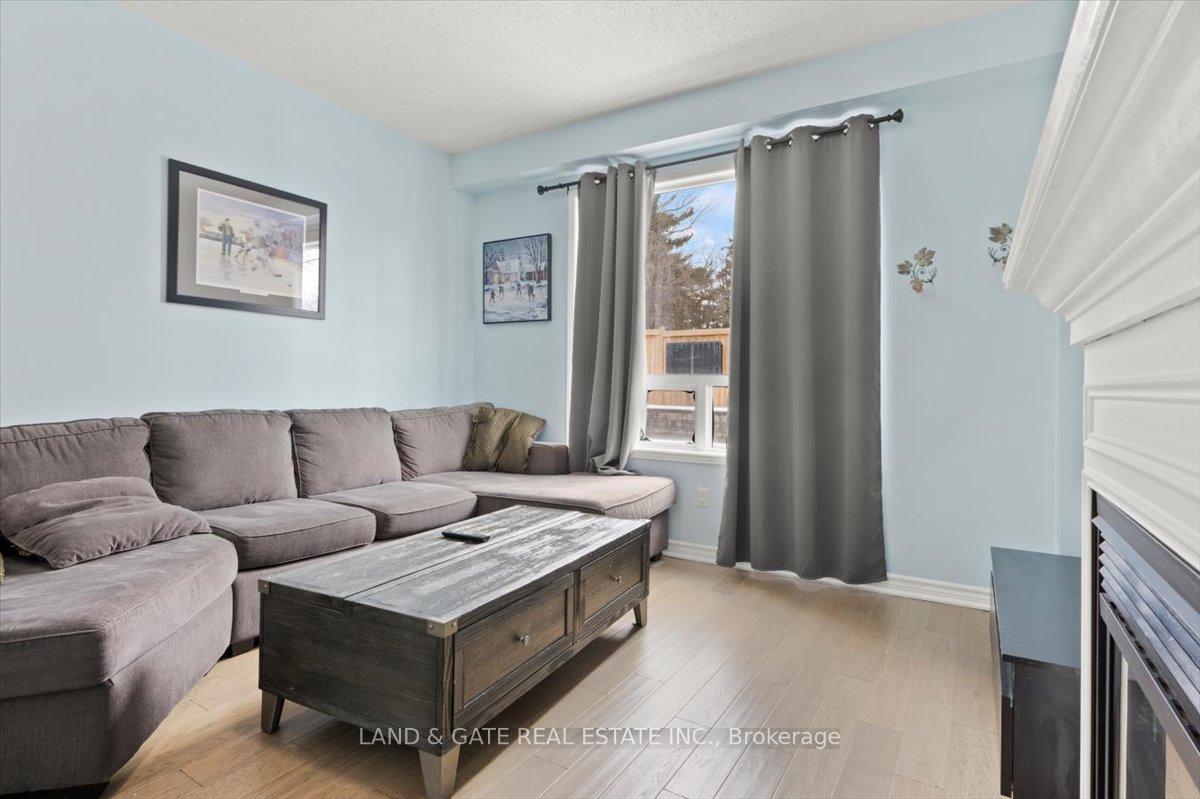 Photo 14 of 993 Mountview Court, Oshawa, Pinecrest — HOMEH