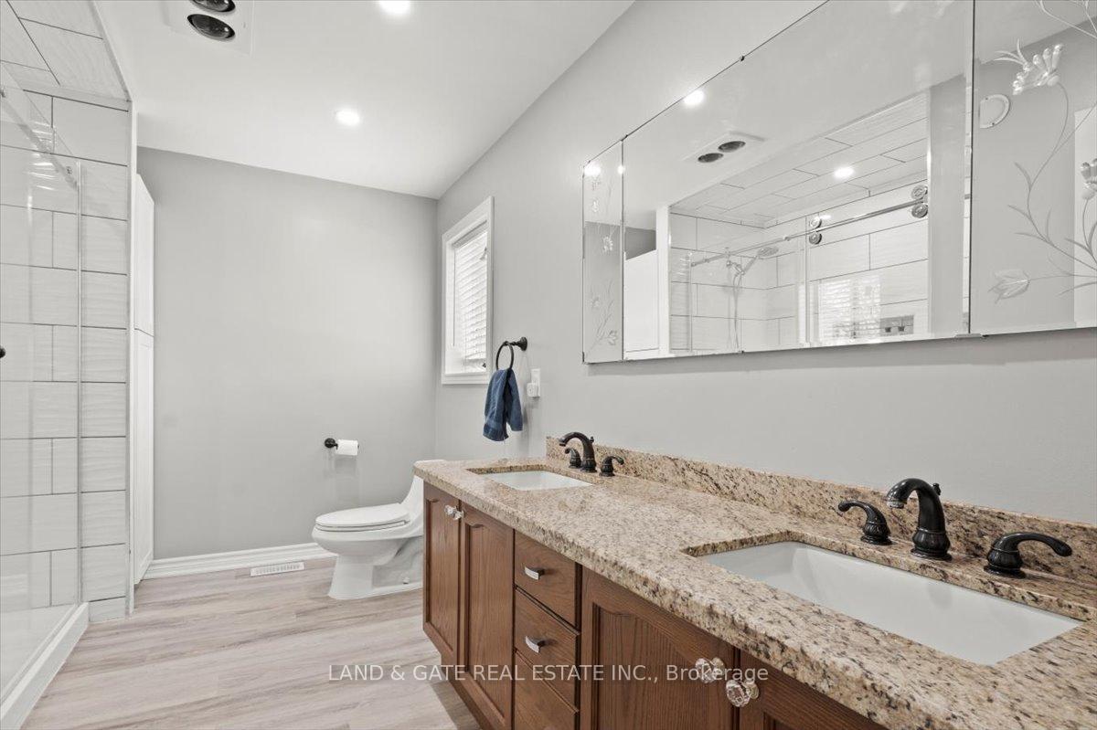 Photo 19 of 993 Mountview Court, Oshawa, Pinecrest — HOMEH