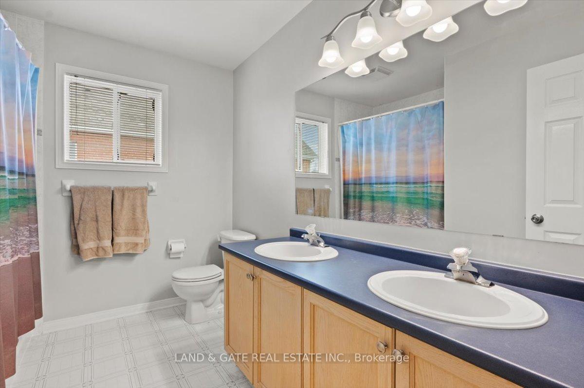Photo 25 of 993 Mountview Court, Oshawa, Pinecrest — HOMEH