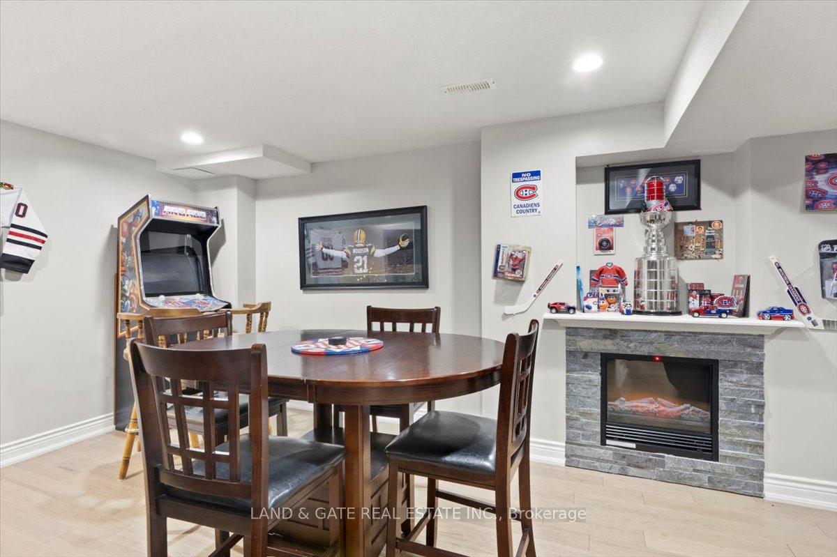 Photo 31 of 993 Mountview Court, Oshawa, Pinecrest — HOMEH