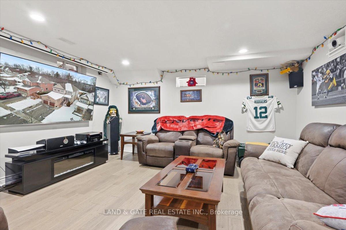 Photo 32 of 993 Mountview Court, Oshawa, Pinecrest — HOMEH