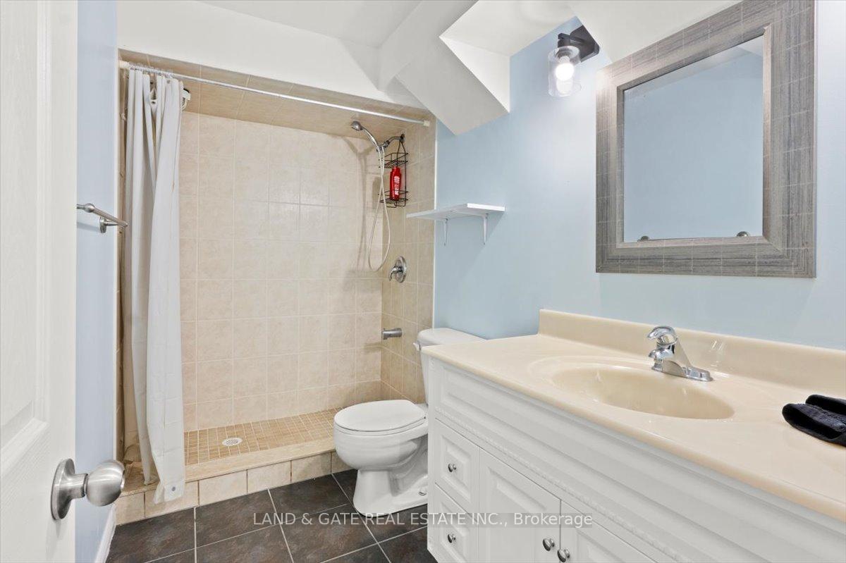 Photo 34 of 993 Mountview Court, Oshawa, Pinecrest — HOMEH